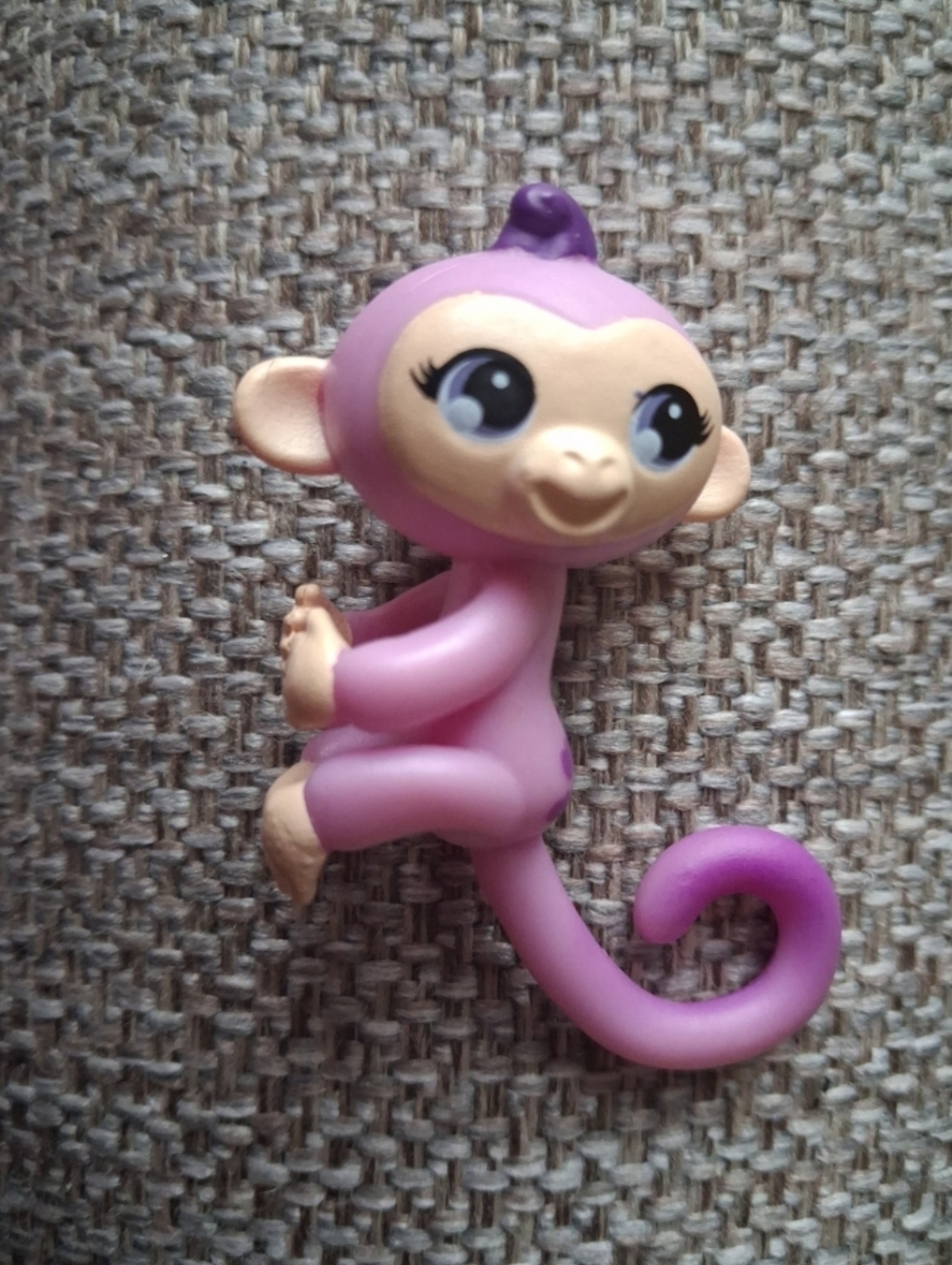 Fingerlings Minis Mini Figure Purple